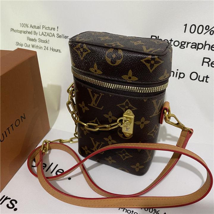 【กล่อง Optional】LOUISˉVUITTON LV กระเป๋าสะพายสำหรับผู้หญิงขายแบรนด์เดิม2021สะพายข้างสะพายไหล่กระเป๋าฟรีผ้าพันคอผ้าพันคอผ้าพันคอ