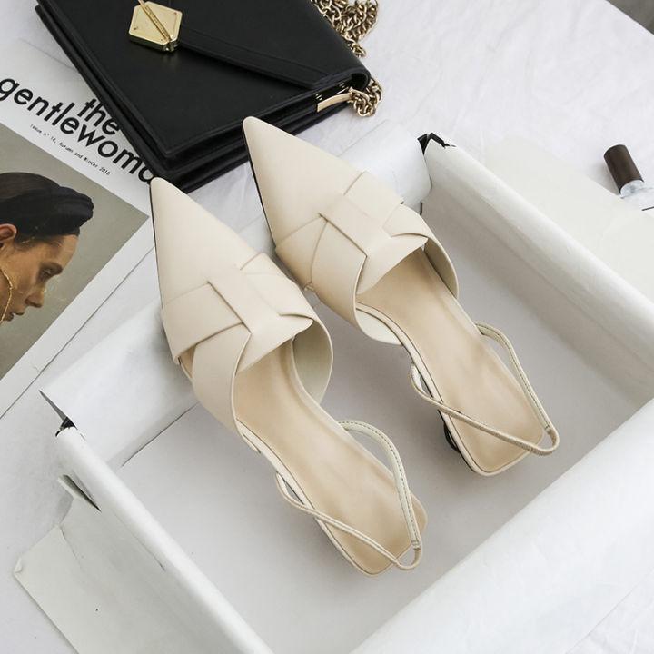 CHARLES & KEITH รองเท้าแตะรัดส้นปิดหัวสำหรับผู้หญิงรองเท้าชั้นเดียวส้นเตี้ยสายไขว้ส้นหนาสำหรับฤดูร้อนแบบใหม่ปี2022รองเท้าหัวแหลมส้นแมวแบบนางฟ้าแมทช์ลุคง่าย